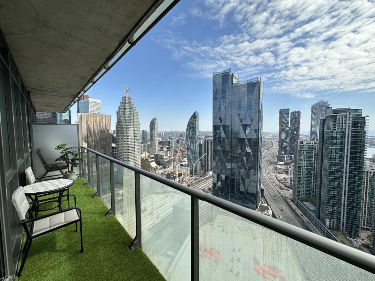 Luxury Downtown Toronto 2 Bedroom Suite With City And Lake Views And Free Parking Экстерьер фото