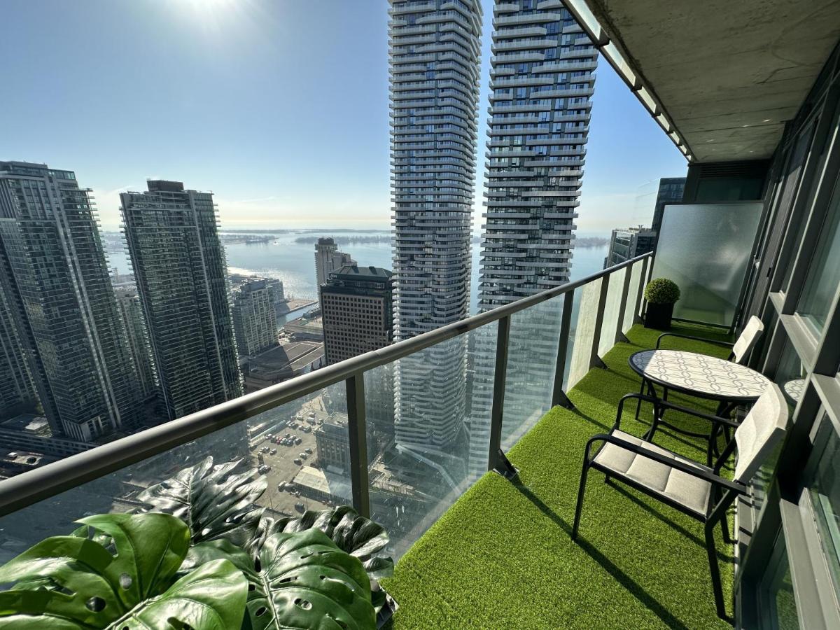 Luxury Downtown Toronto 2 Bedroom Suite With City And Lake Views And Free Parking Экстерьер фото