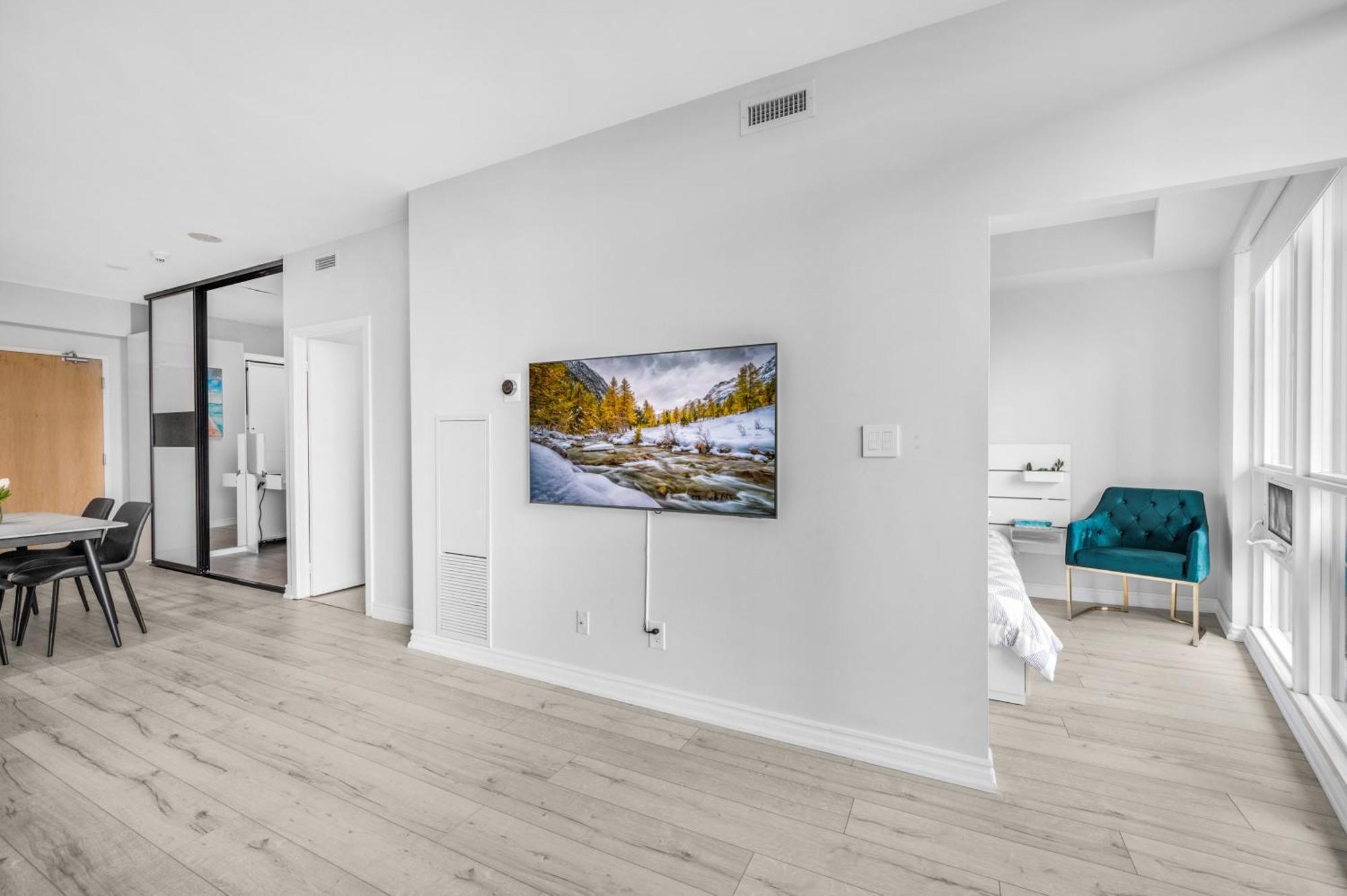 Luxury Downtown Toronto 2 Bedroom Suite With City And Lake Views And Free Parking Экстерьер фото
